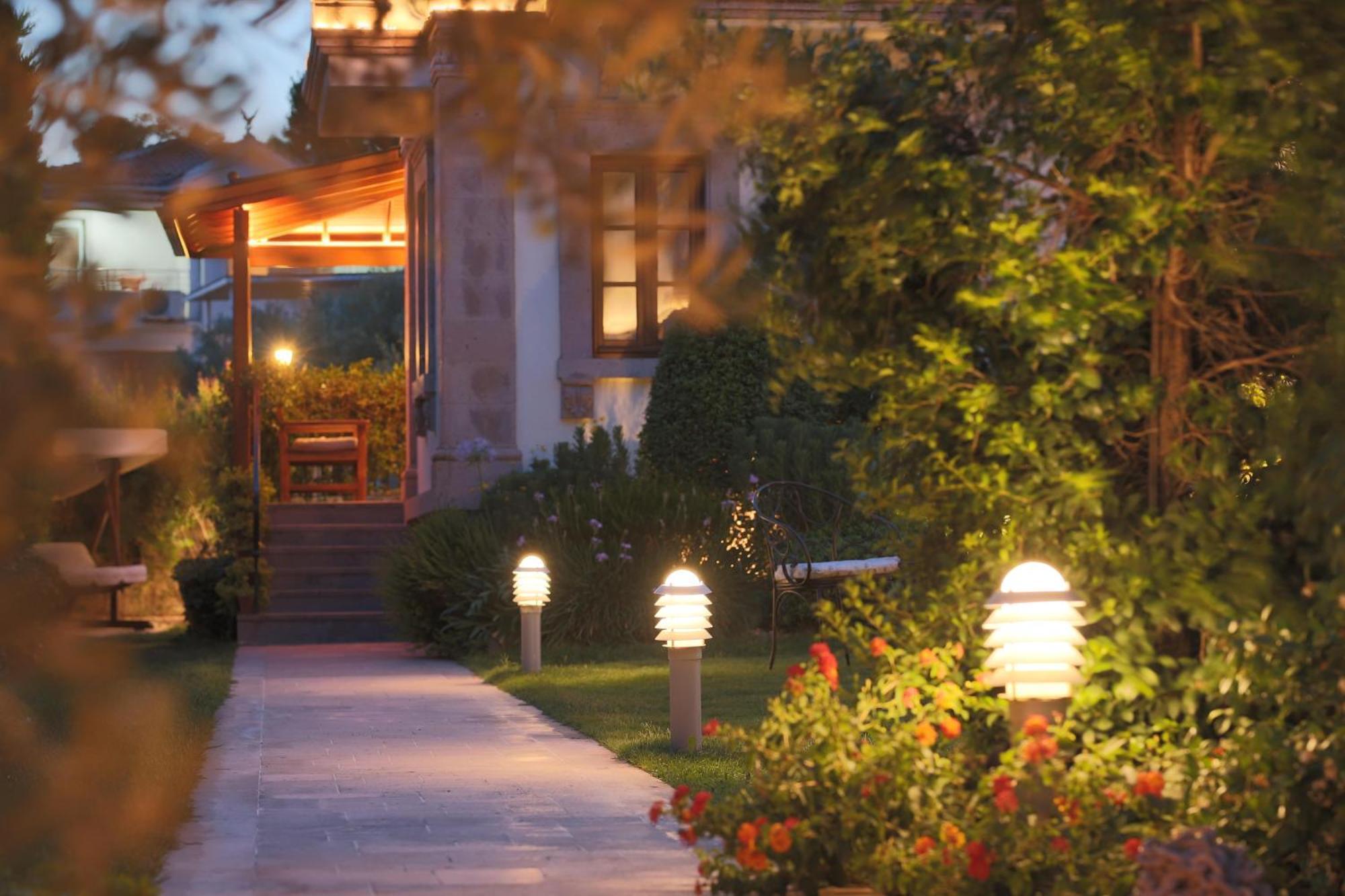 Tas Bahce Hotel Cunda ไอวาลิค ภายนอก รูปภาพ