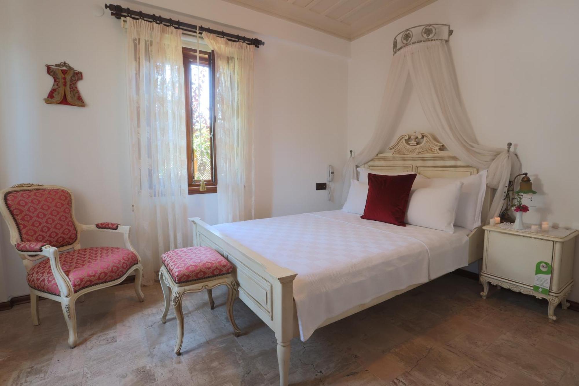 Tas Bahce Hotel Cunda ไอวาลิค ภายนอก รูปภาพ
